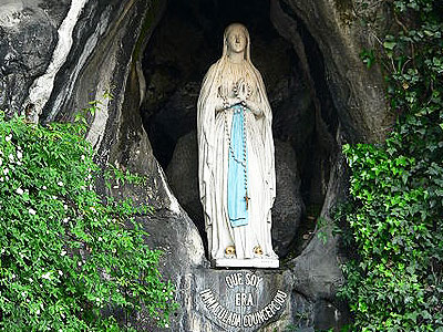 Grota Massabiel w Lourdes